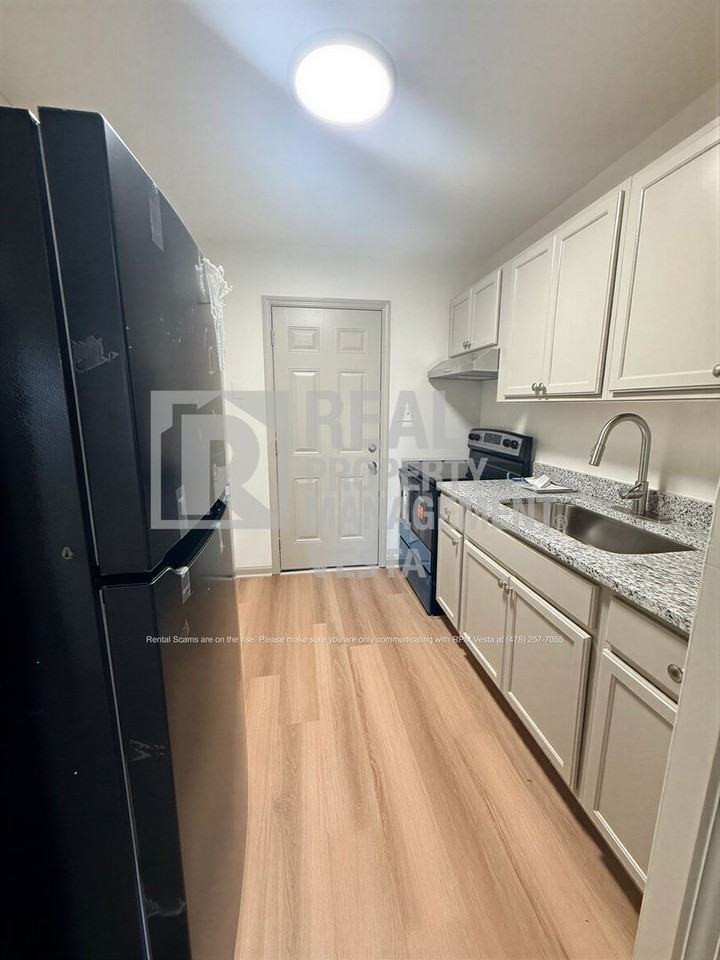 695 Bowman St #695 - Photo 3 of 11
