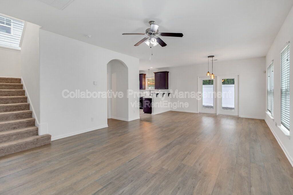 590 Summer Hill Way - Photo 3 of 19