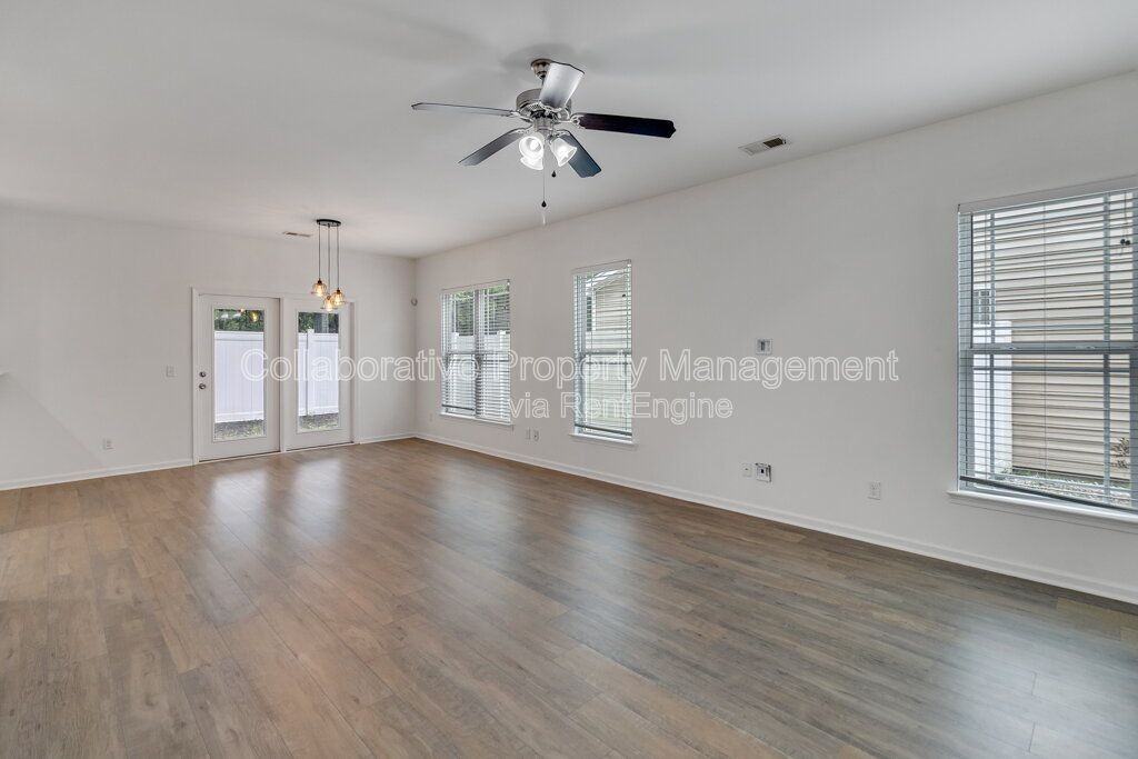590 Summer Hill Way - Photo 4 of 19