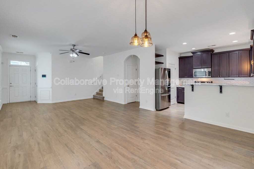 590 Summer Hill Way - Photo 7 of 19