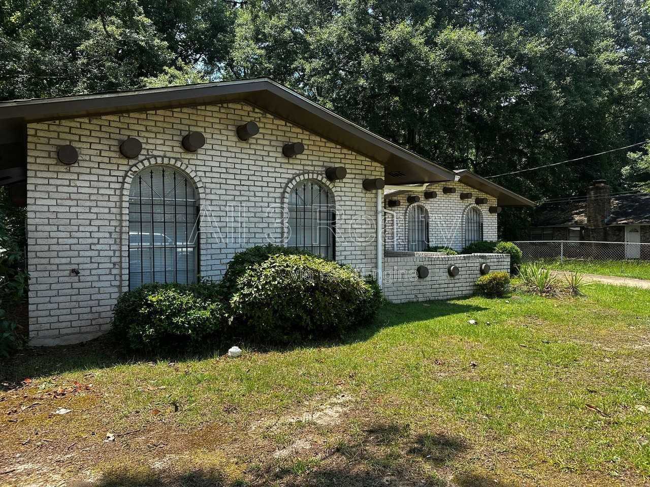 1429 Dunbarton Rd - Photo 3 of 30