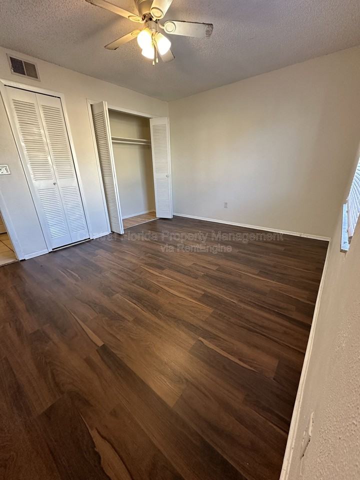 2707 Hunt Club Ln - Photo 4 of 12