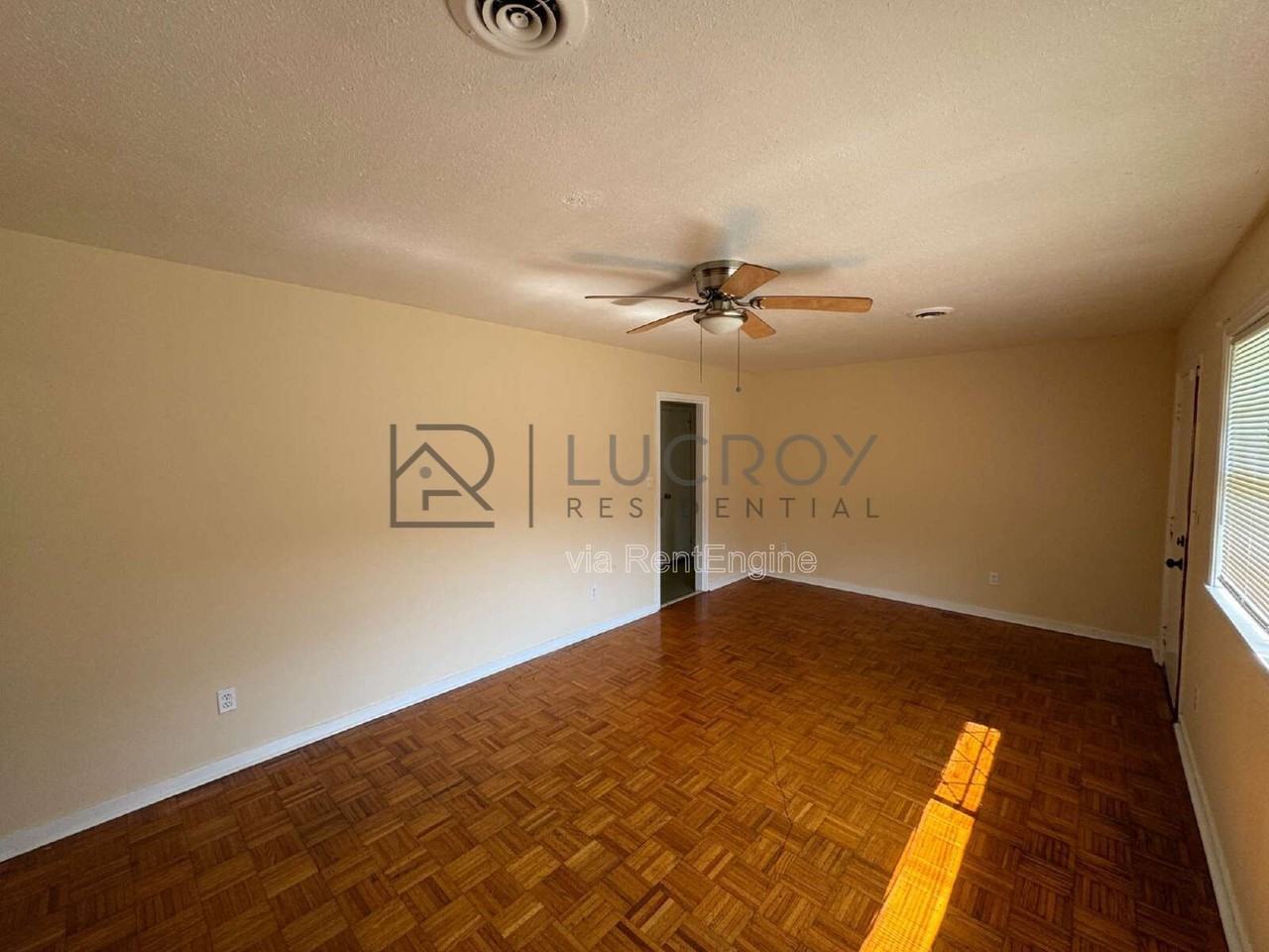 577 Dryden Ave - Photo 4 of 16