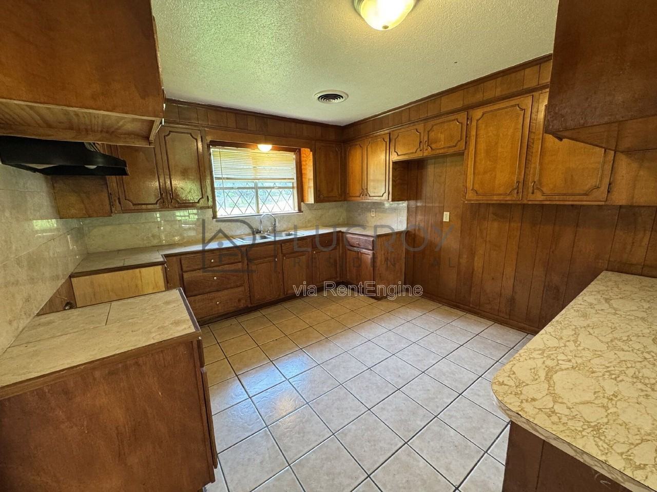 577 Dryden Ave - Photo 5 of 16