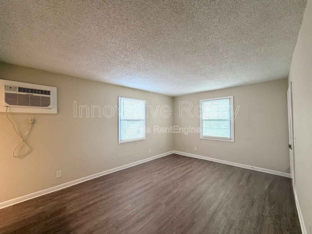 5101 Curry Ford Rd #4 - Photo 4 of 12