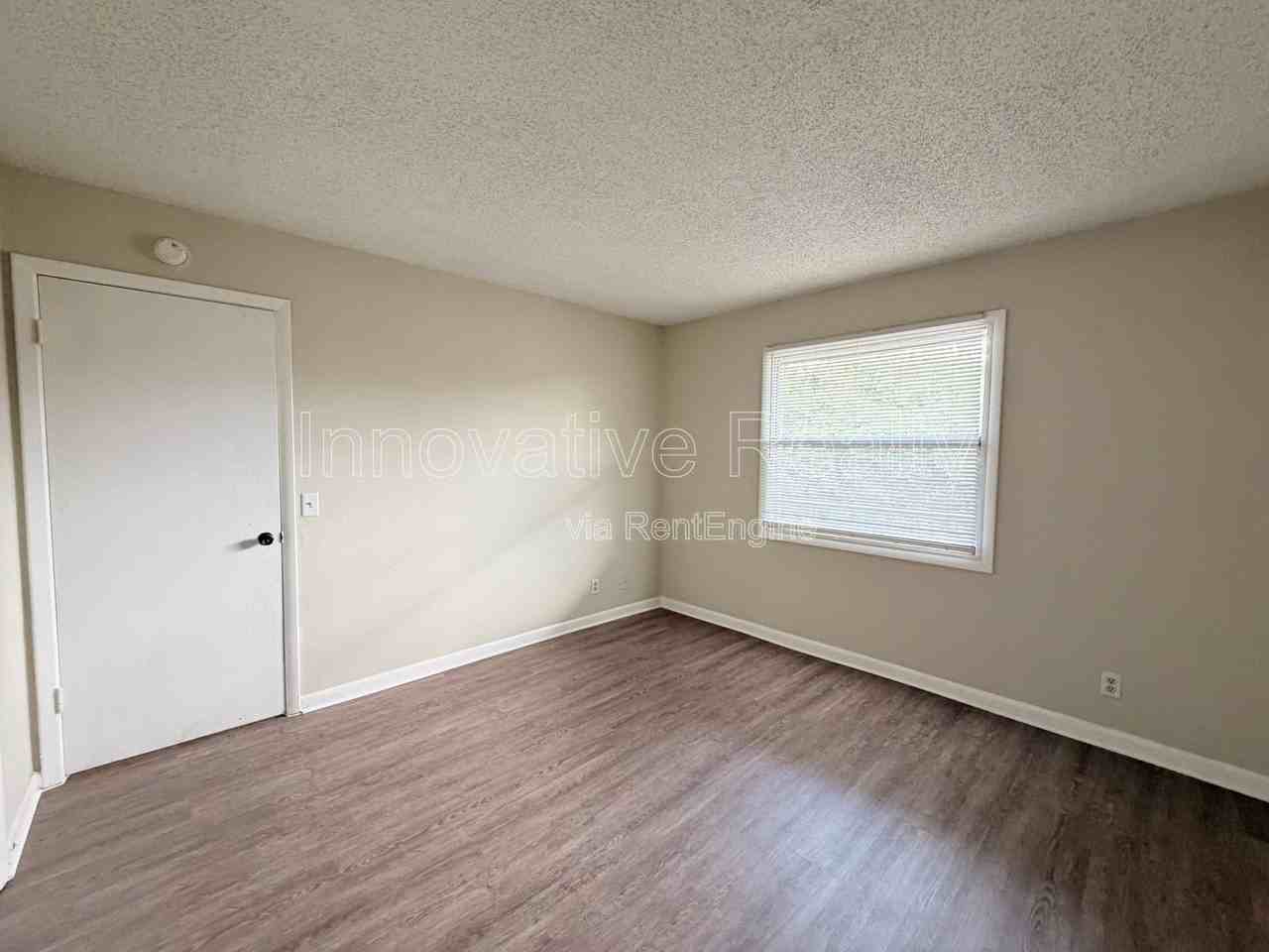 5101 Curry Ford Rd #4 - Photo 5 of 12