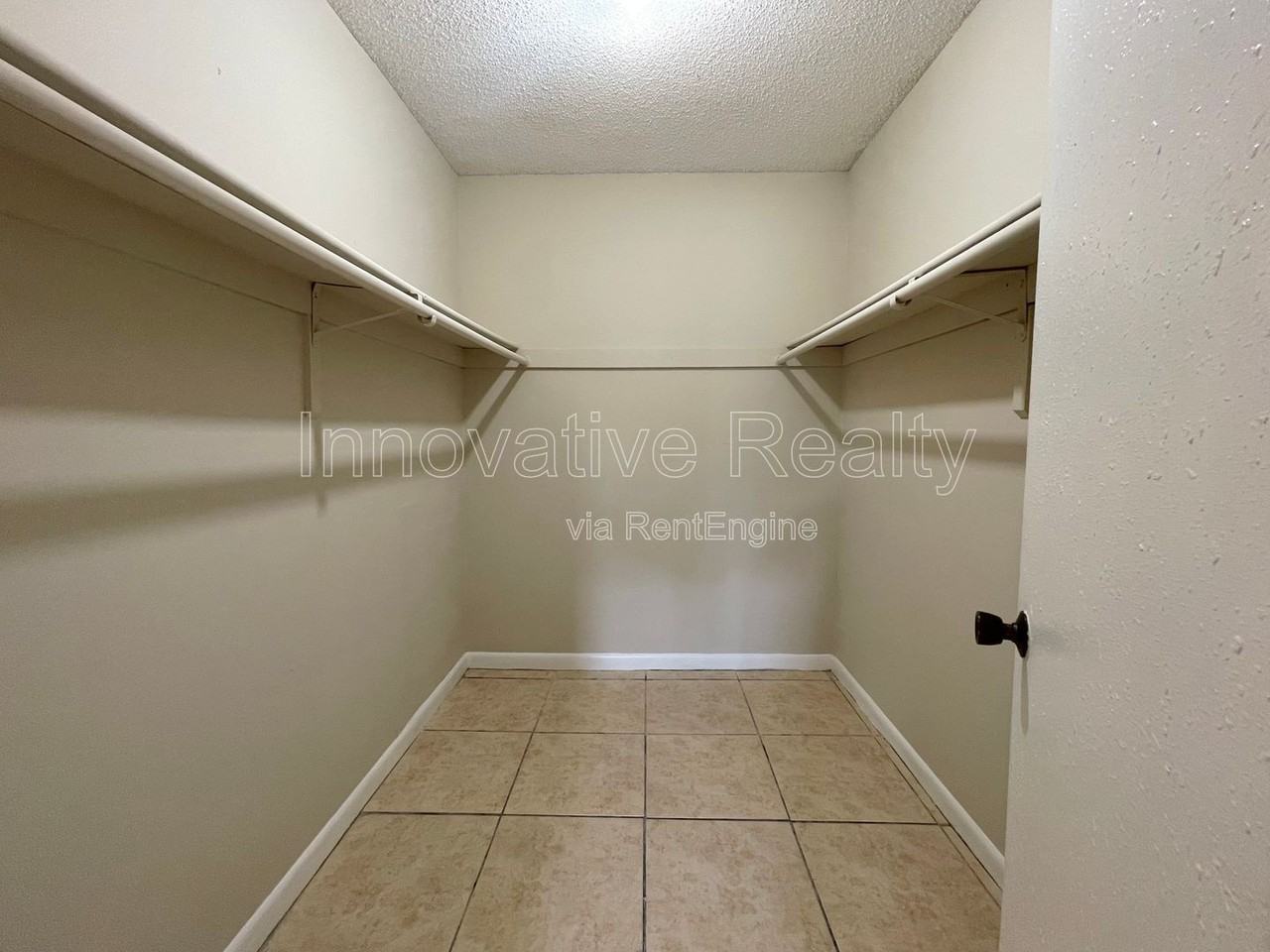 5101 Curry Ford Rd #4 - Photo 7 of 12