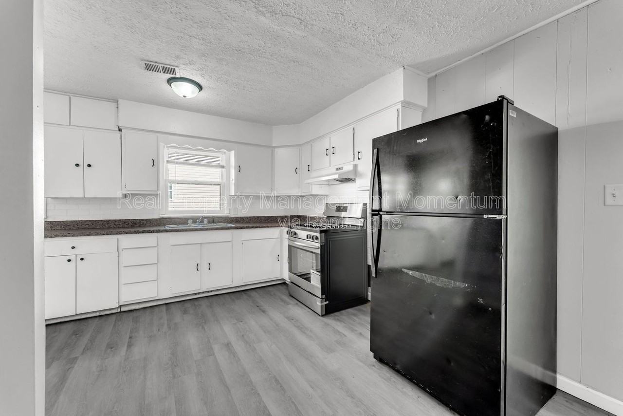 2804 W Washita St - Photo 7 of 25