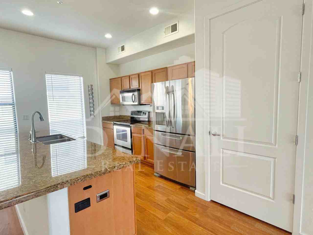 4637 E Culver St - Photo 5 of 19