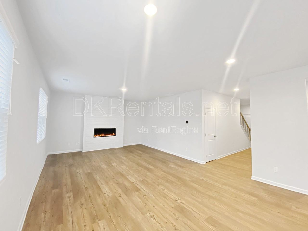 273 Summerwood Ln - Photo 2 of 18