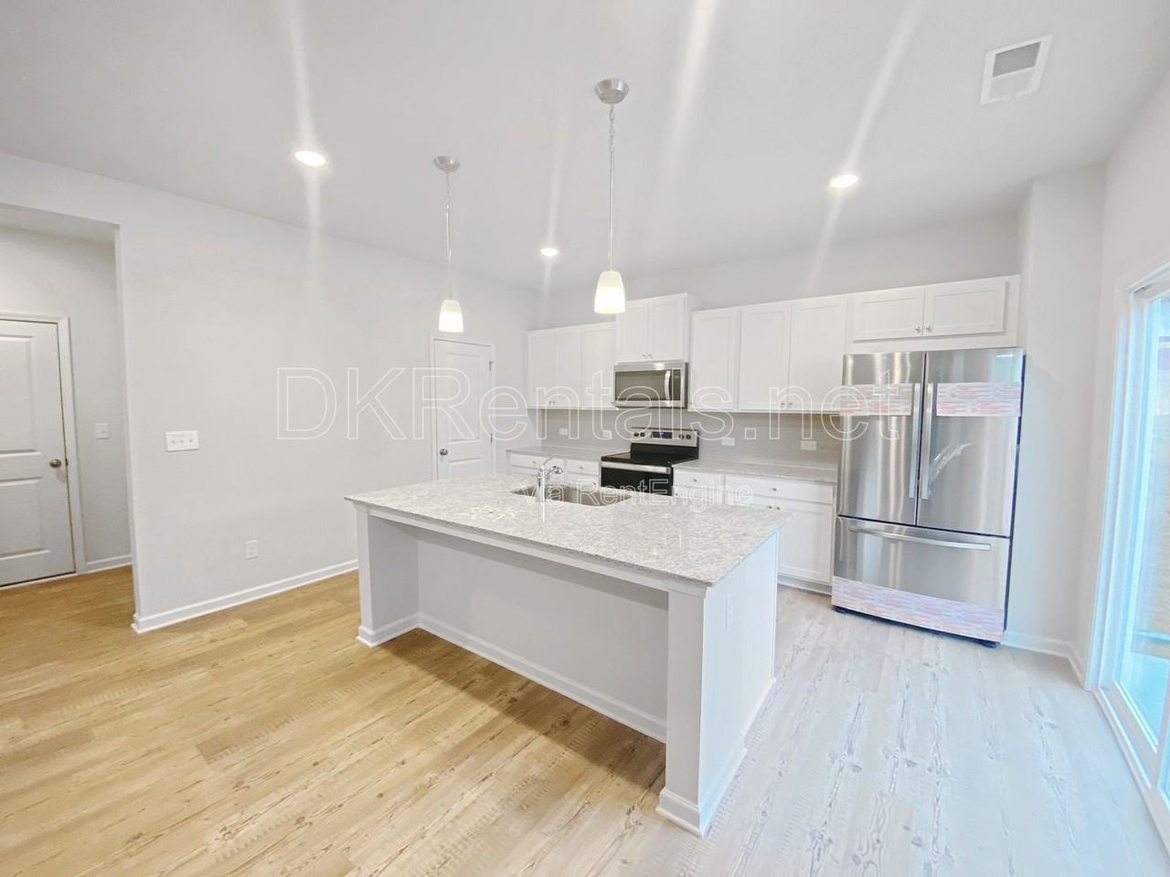 273 Summerwood Ln - Photo 3 of 18