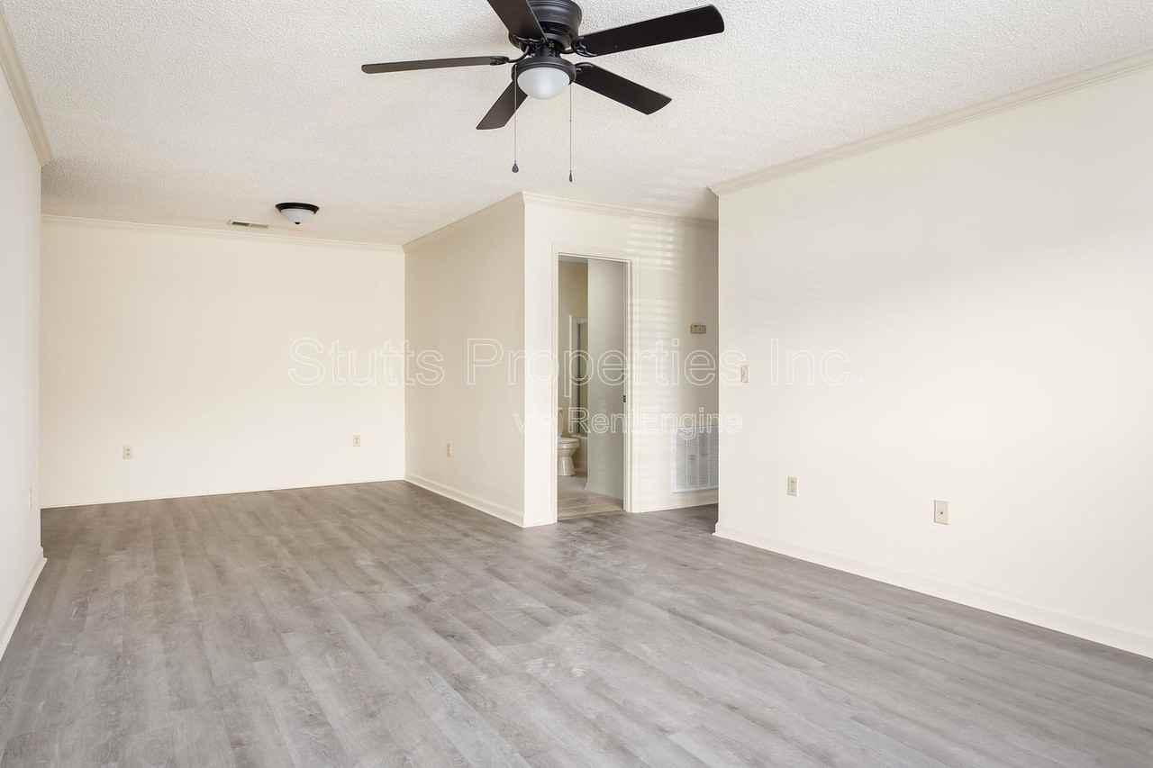 2424 Roberts Ln #B16 - Photo 4 of 17