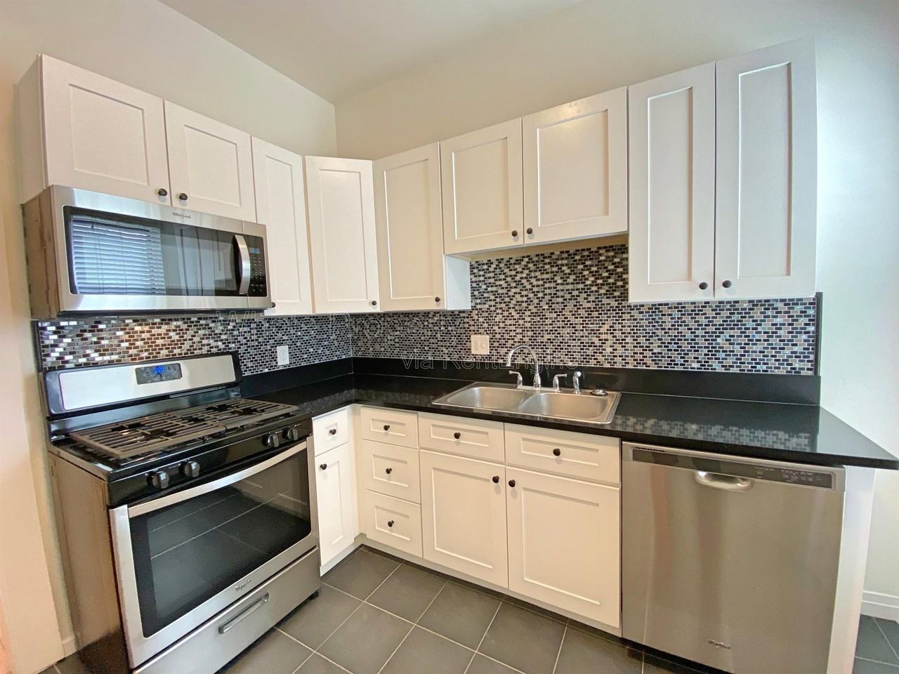 715 Elati St - Photo 7 of 26