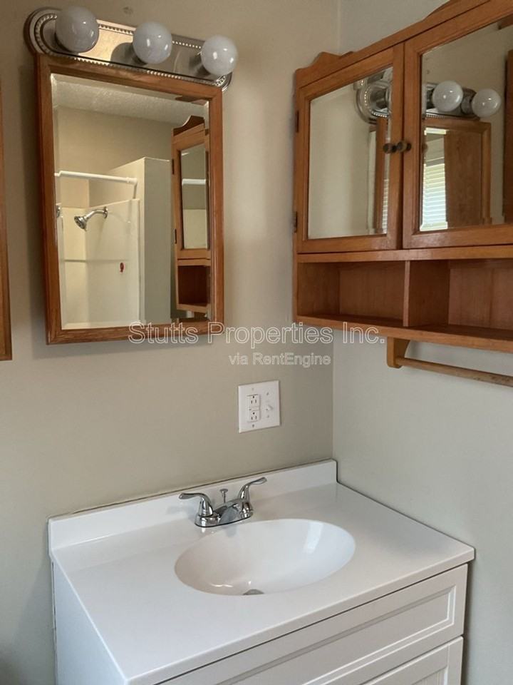 603 Martha Ave - Photo 3 of 10