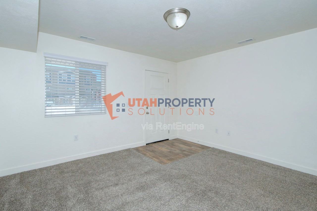 8172 N Broken Spoke Ln - Photo 5 of 18