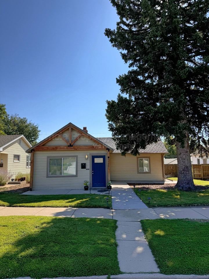 4720 Elm Ct - Photo 4 of 42