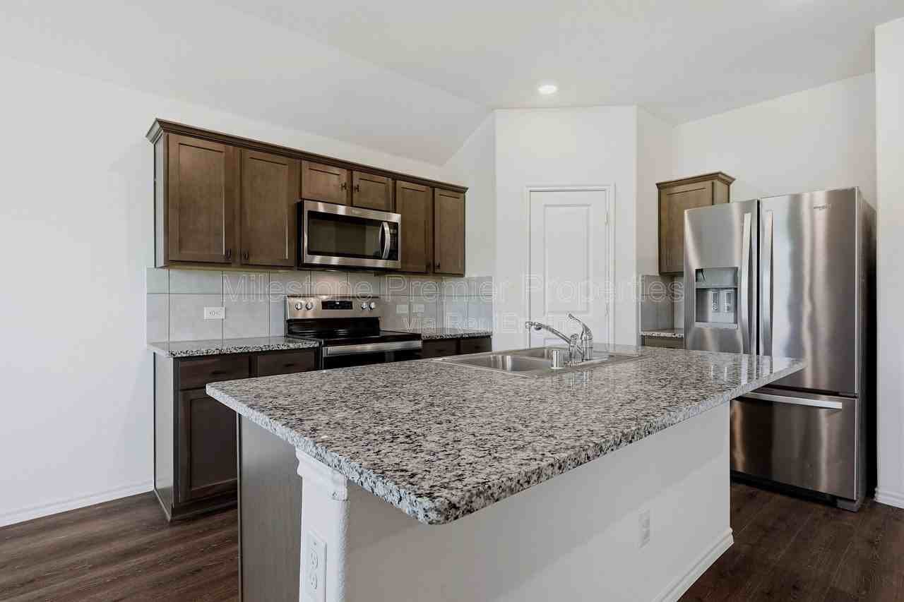 3311 Brookstone Dr - Photo 5 of 23