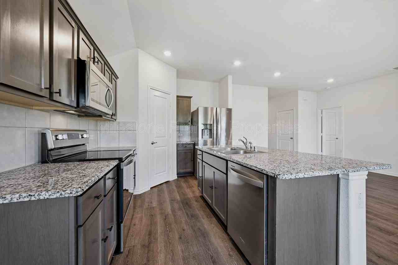 3311 Brookstone Dr - Photo 6 of 23