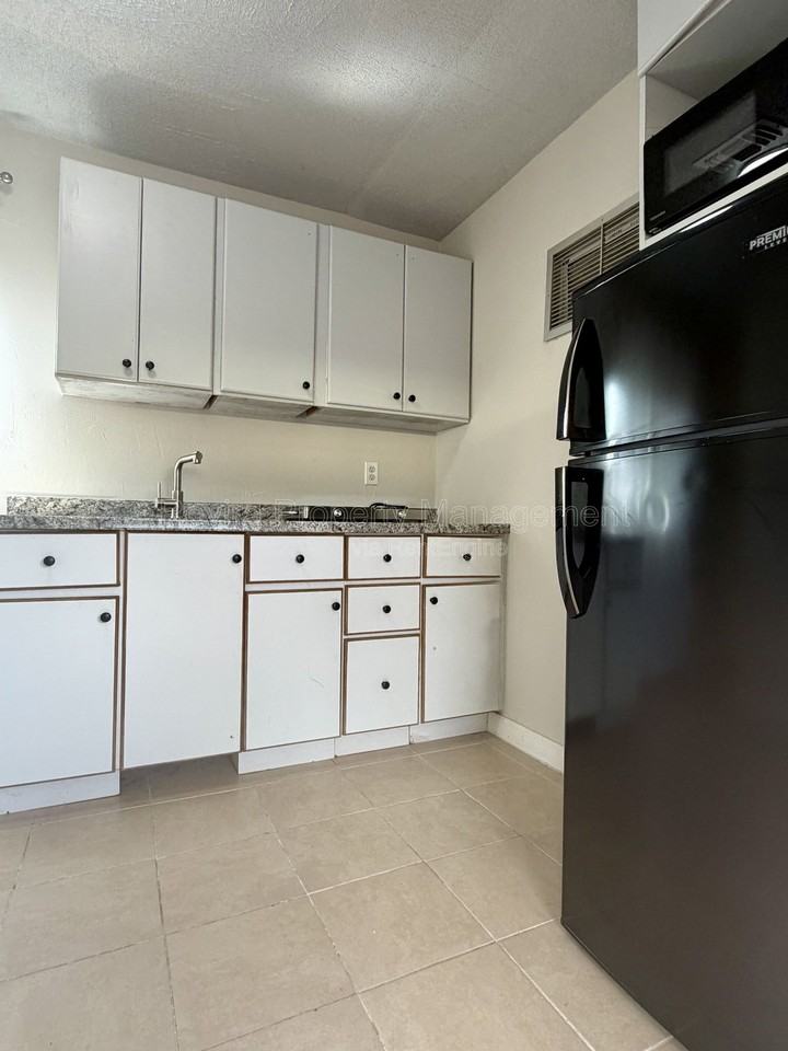 19451 Nw 5th Ct - Photo 5 of 11