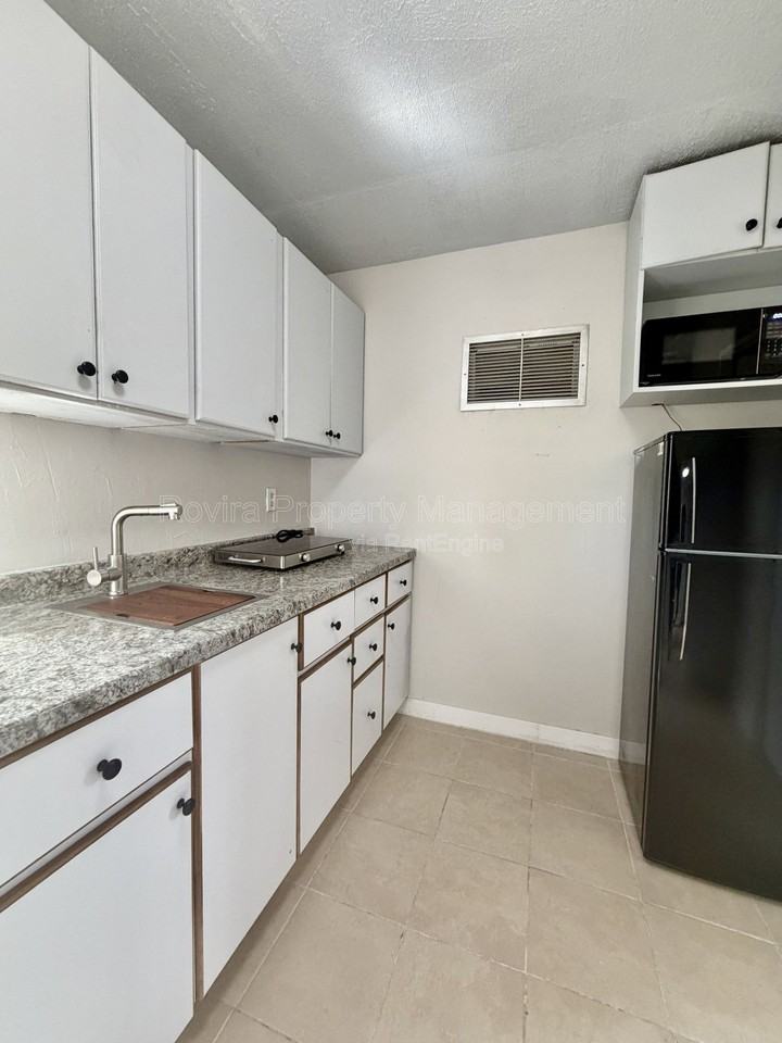19451 Nw 5th Ct - Photo 7 of 11