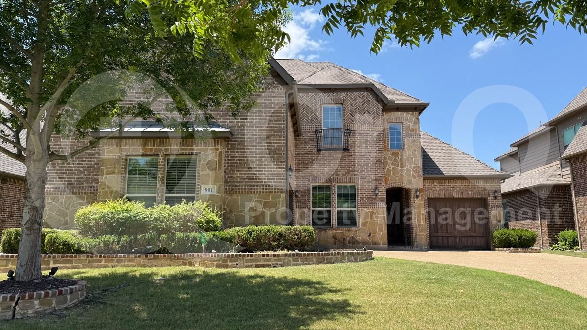 901 Colby Dr - Photo 2 of 6