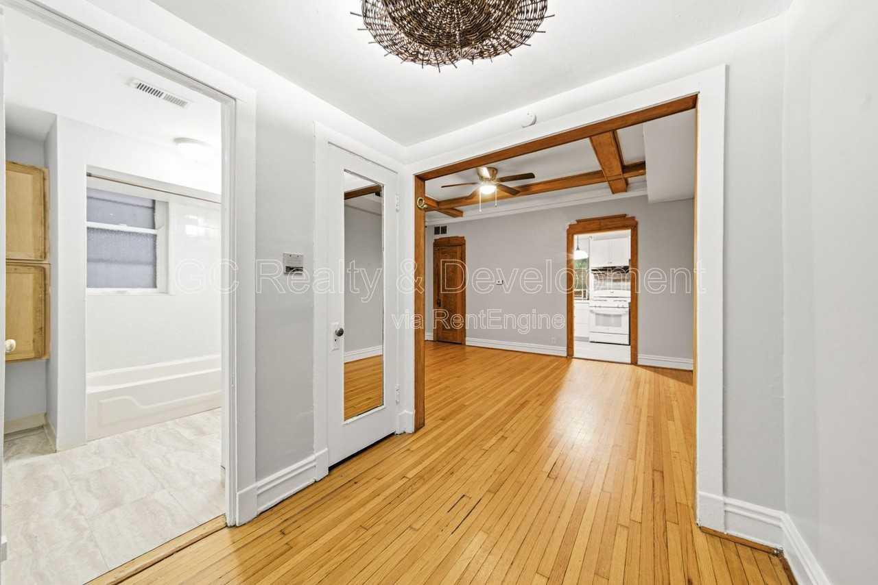 941 E Hyde Park Blvd #1-1 - Photo 2 of 19