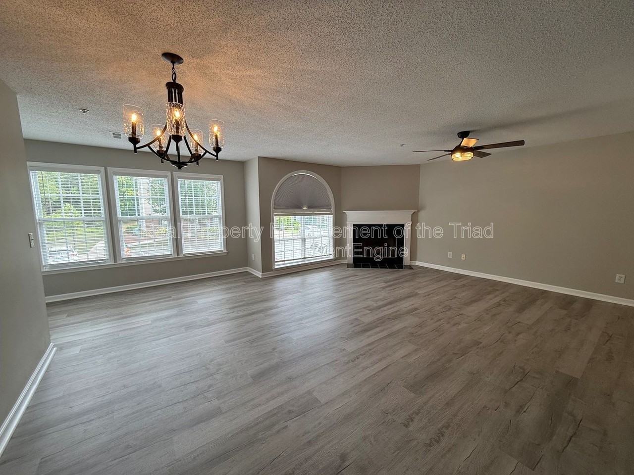 521 Mill Pond Dr - Photo 2 of 17