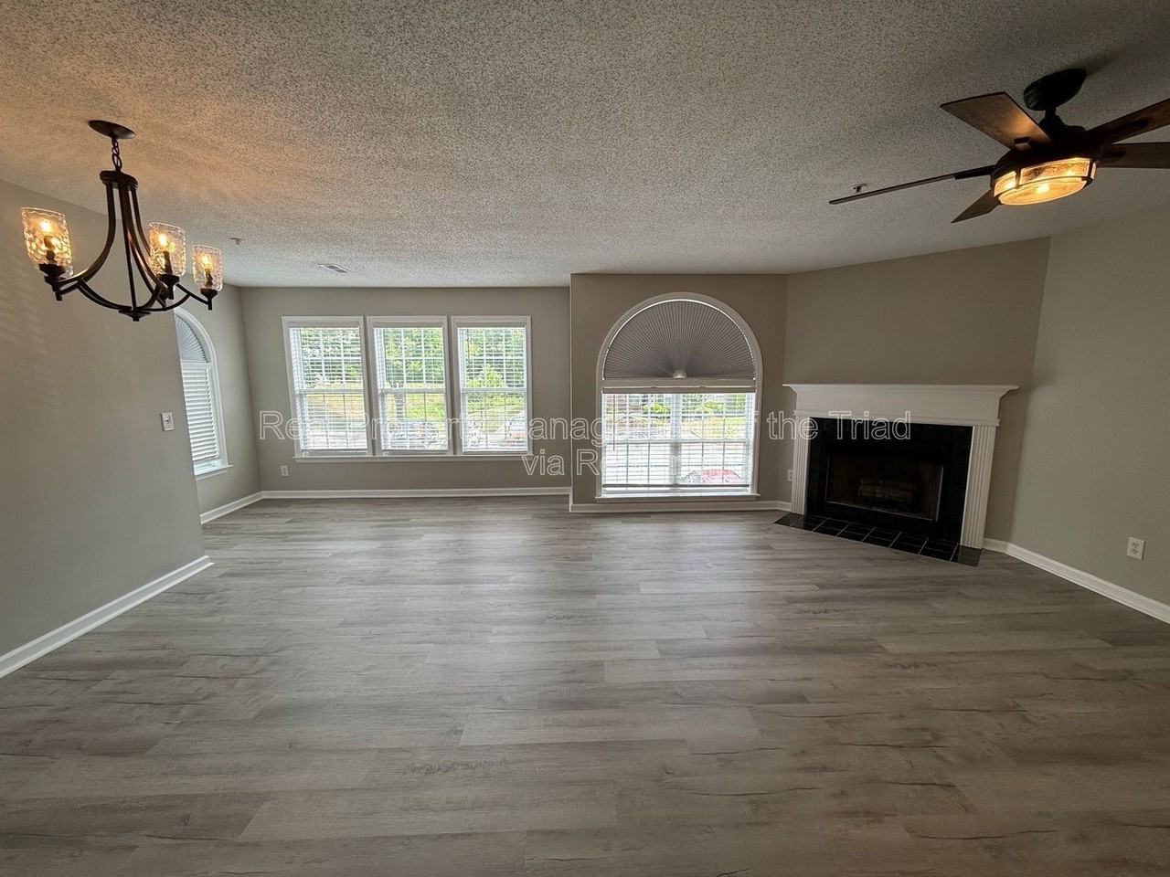 521 Mill Pond Dr - Photo 3 of 17