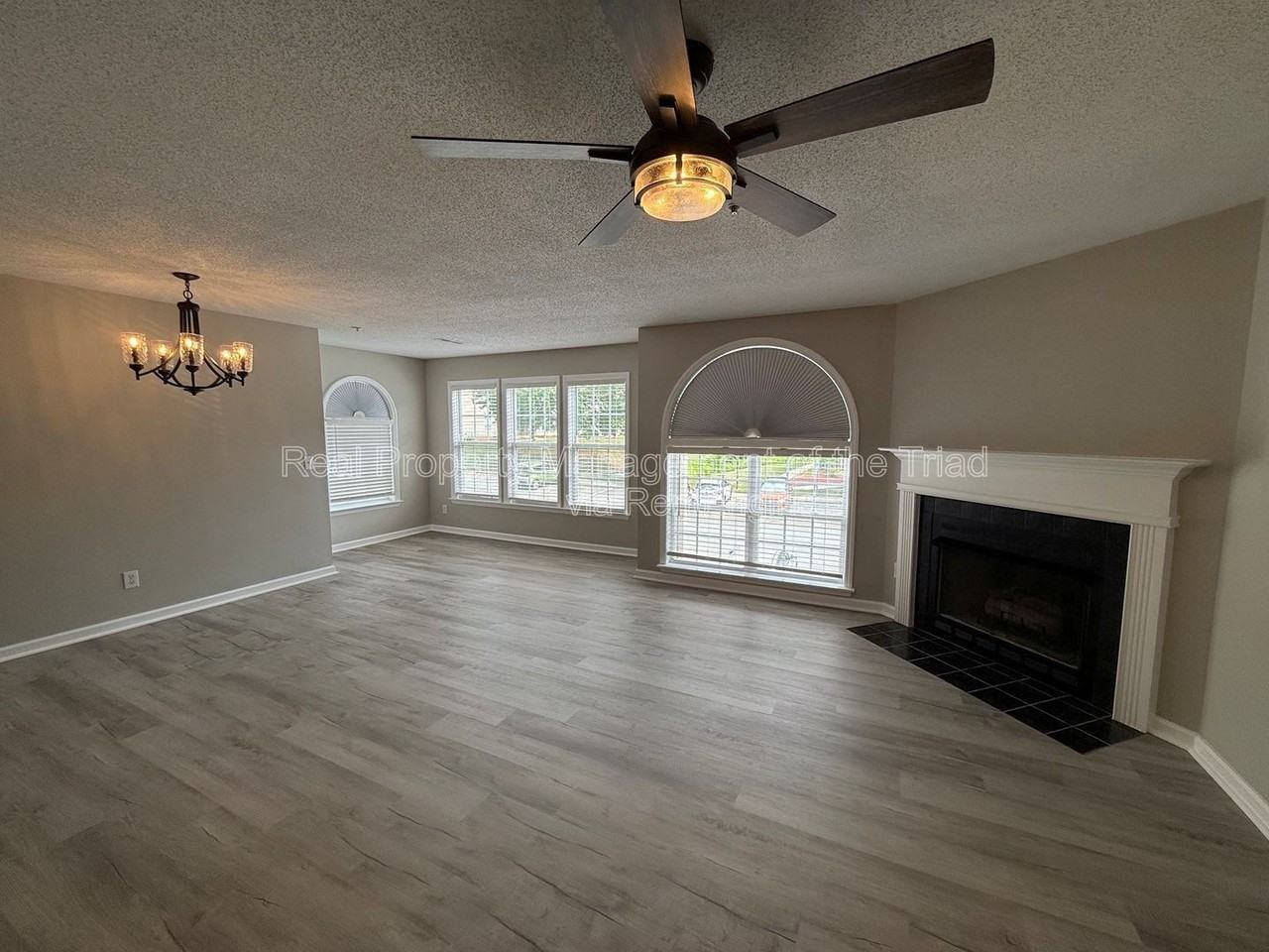 521 Mill Pond Dr - Photo 4 of 17