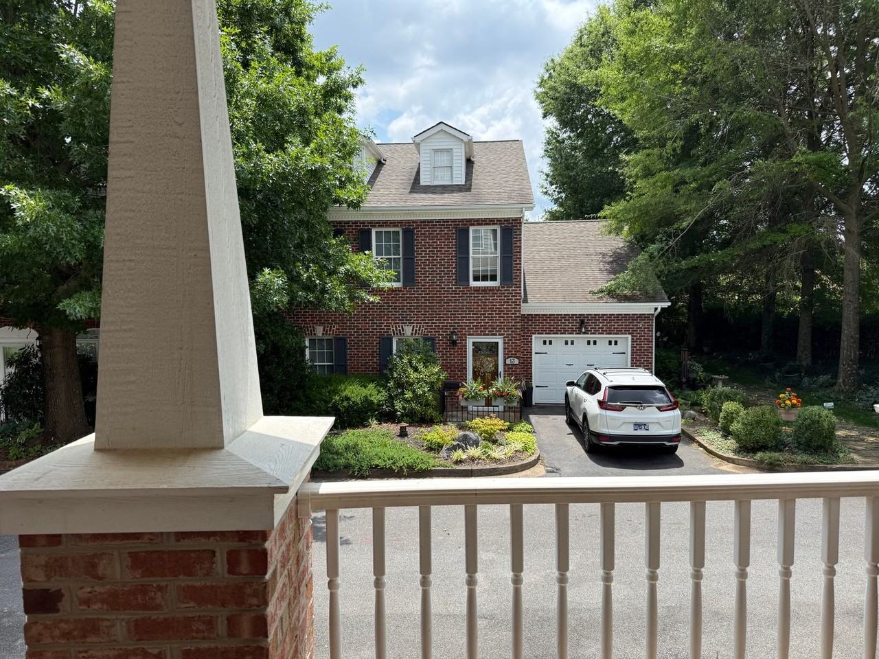 10 Charleston Ct - Photo 4 of 27