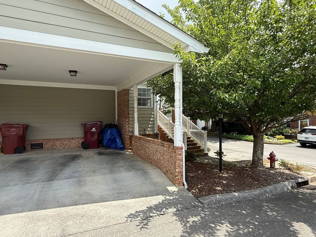 10 Charleston Ct - Photo 6 of 27