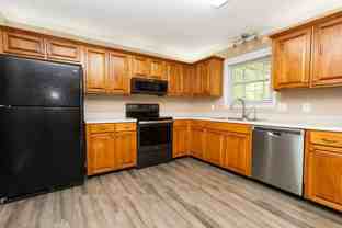 8260 Oxford Dr - Photo 1 of 1