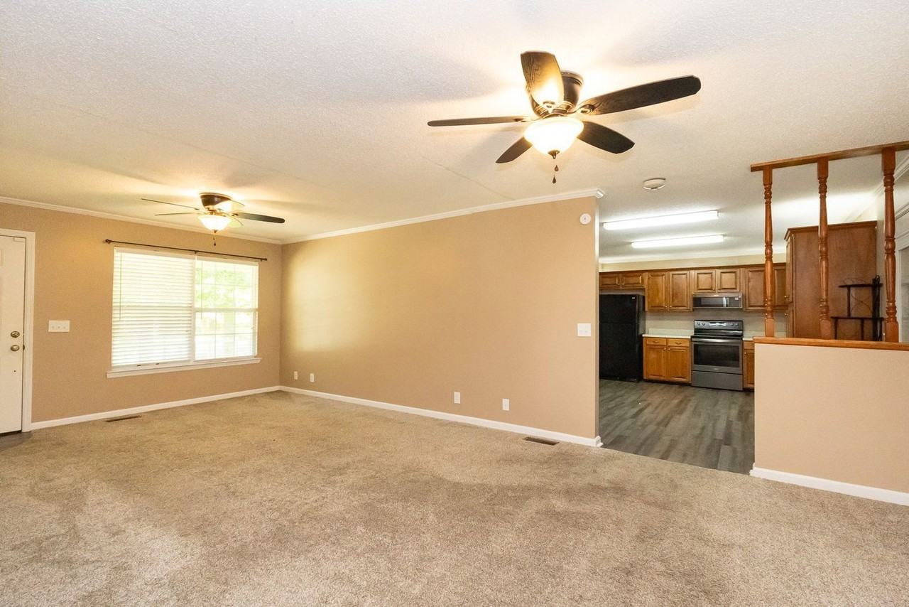 8260 Oxford Dr - Photo 7 of 26