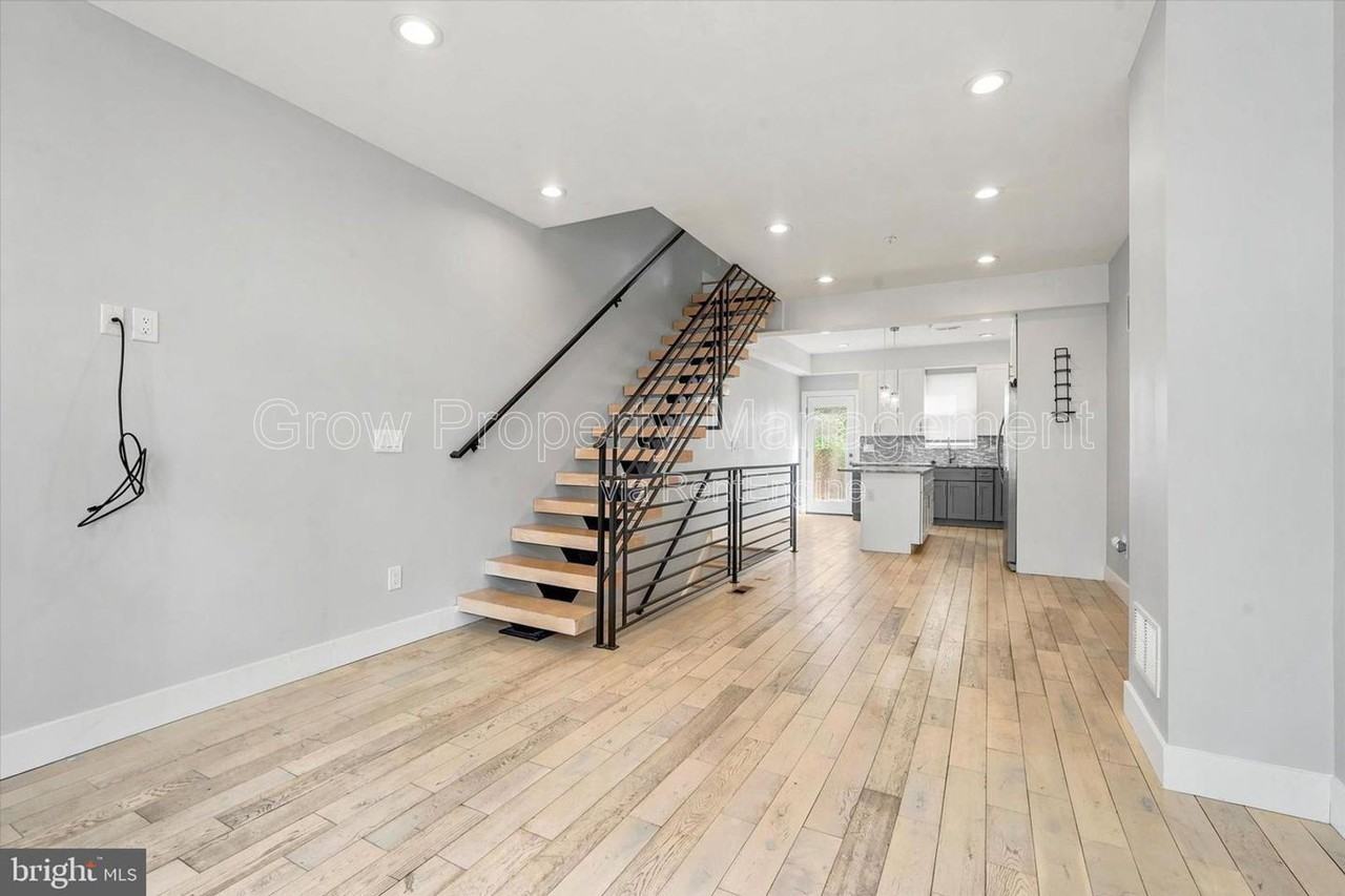 1730 Ingersoll St - Photo 2 of 25