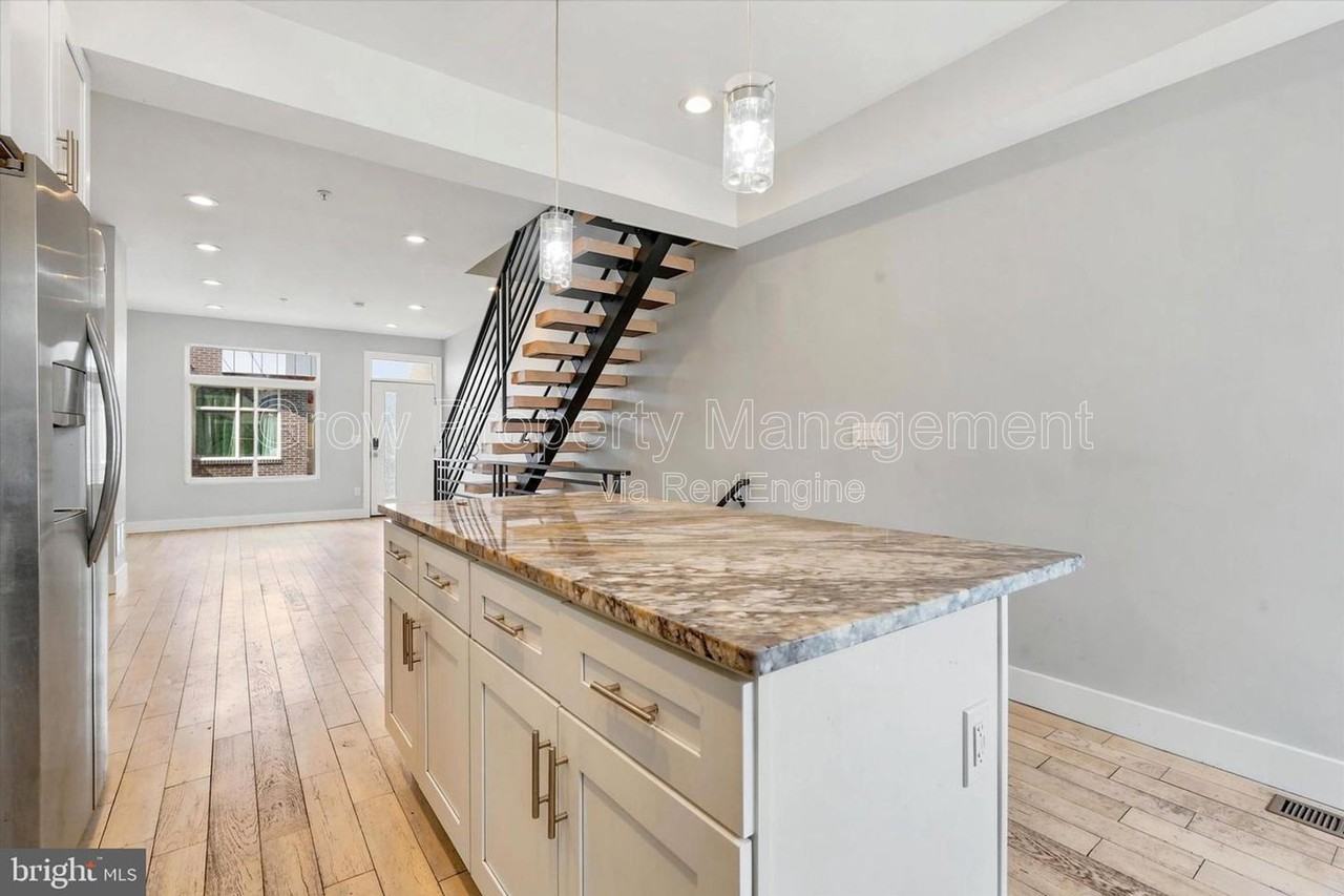1730 Ingersoll St - Photo 7 of 25