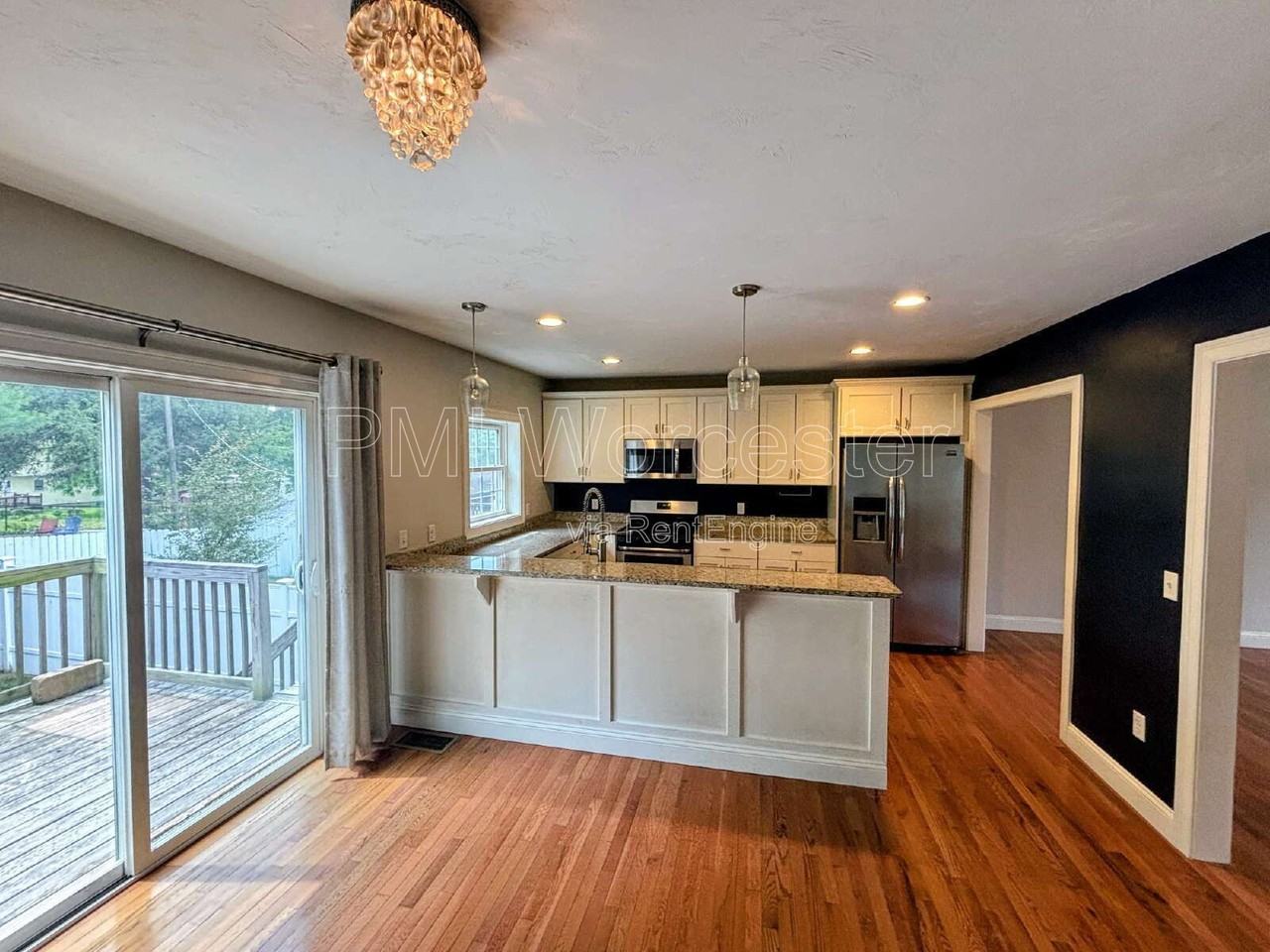 47 Eustis St - Photo 7 of 21