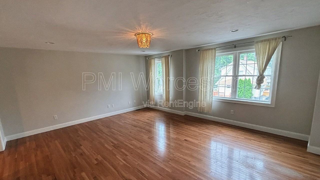 47 Eustis St - Photo 6 of 21