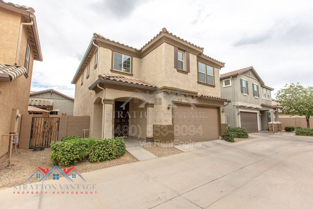 11689 N 166th Dr - Photo 5 of 50