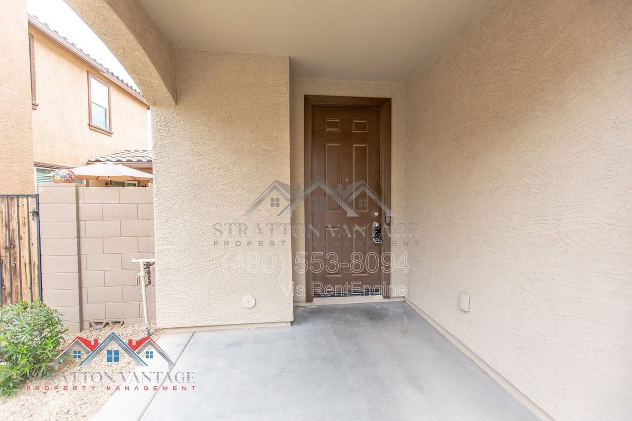 11689 N 166th Dr - Photo 6 of 50