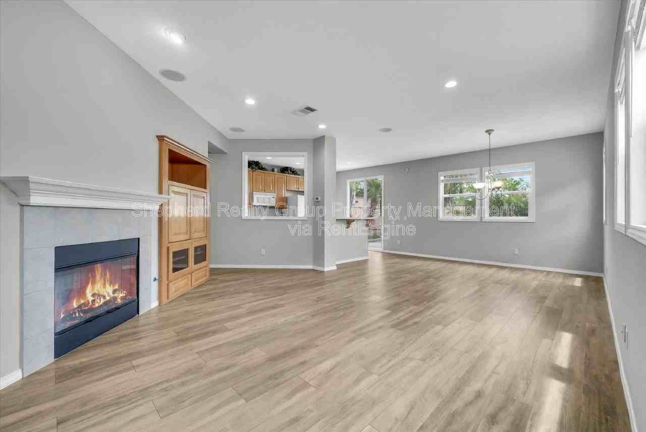 5730 Autumnwood Ln - Photo 4 of 30