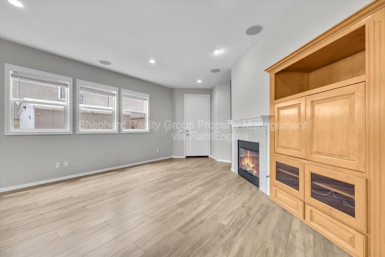 5730 Autumnwood Ln - Photo 6 of 30
