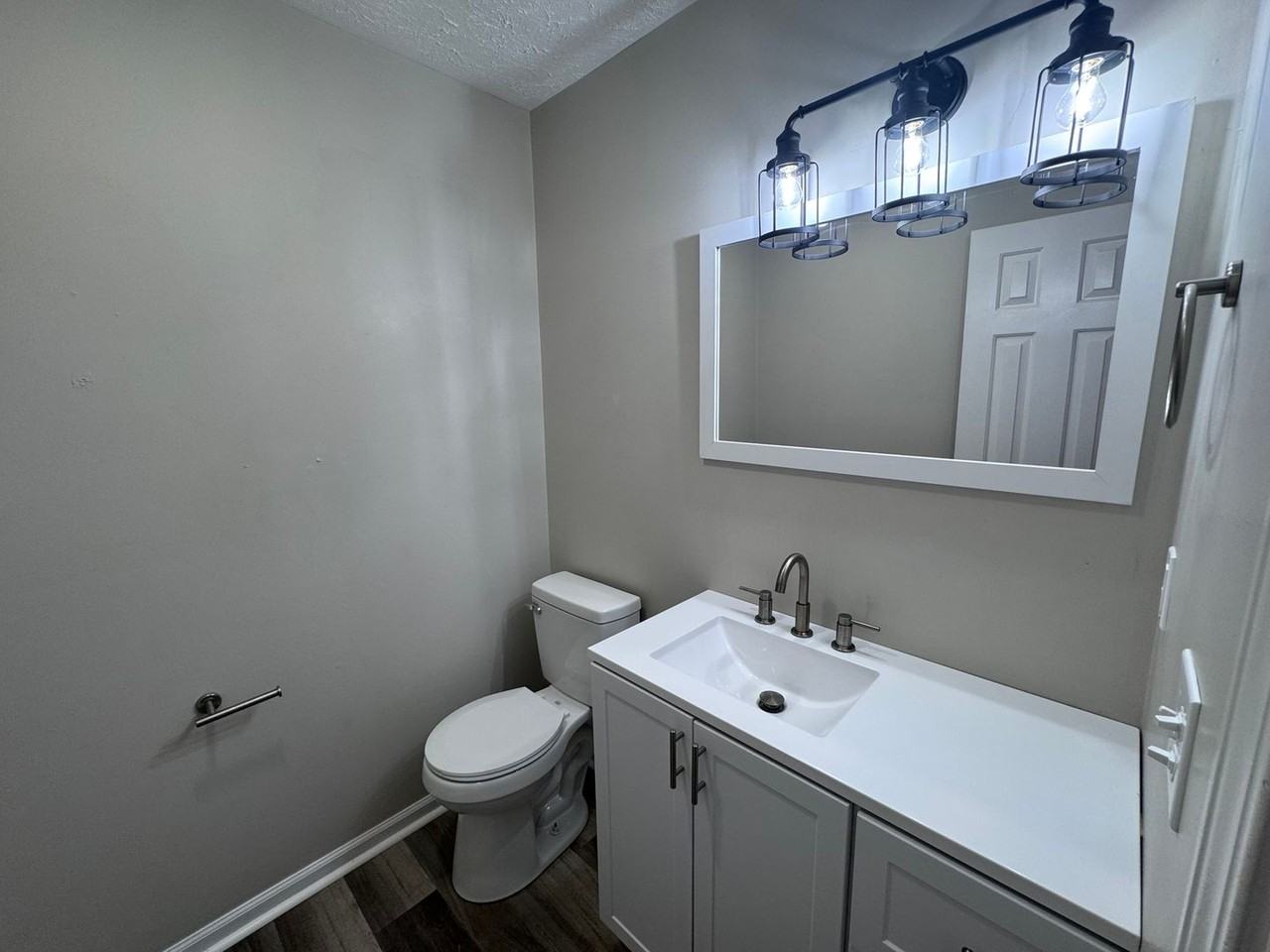 105 Grogan Circle - Photo 5 of 32