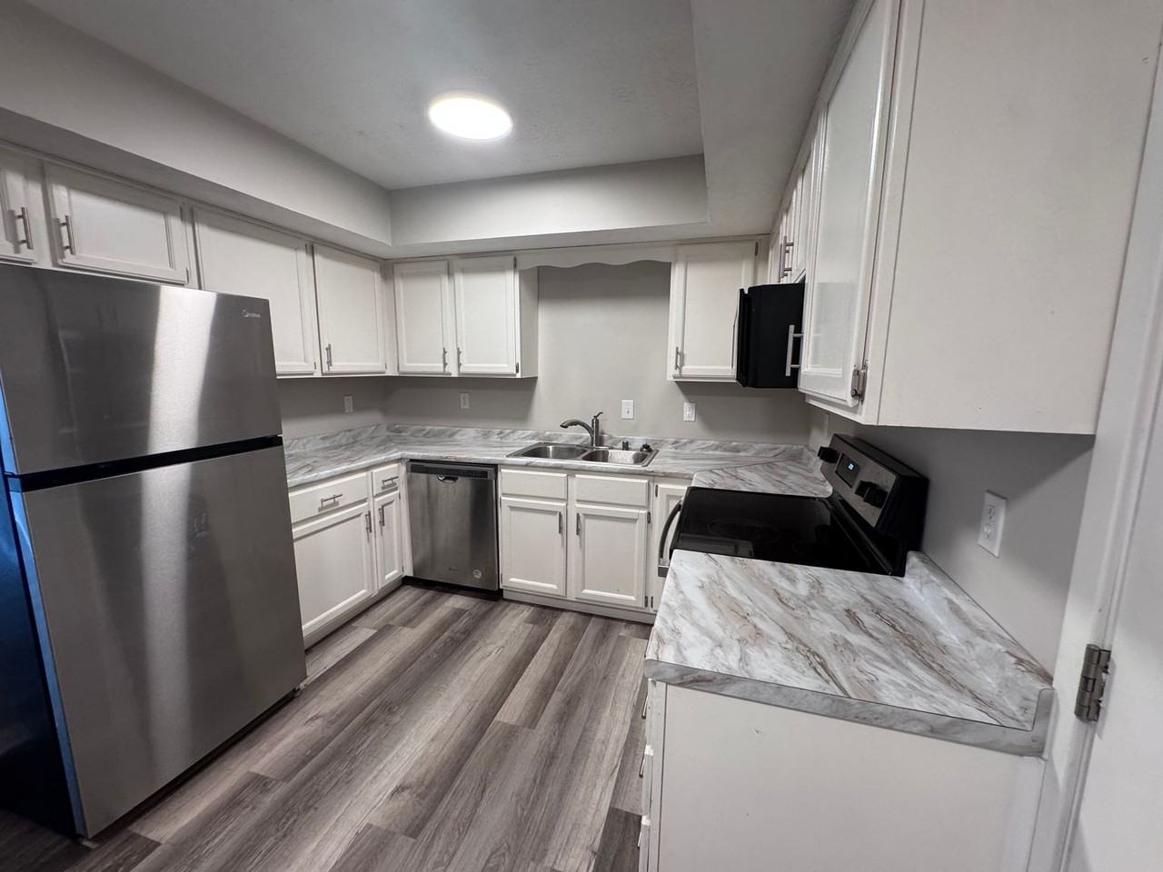 105 Grogan Circle - Photo 6 of 32
