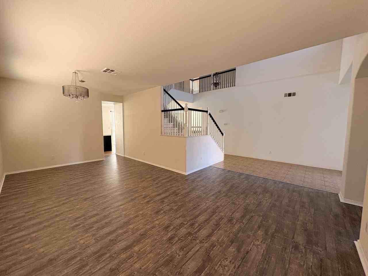 5875 Larry Dean St - Photo 5 of 49