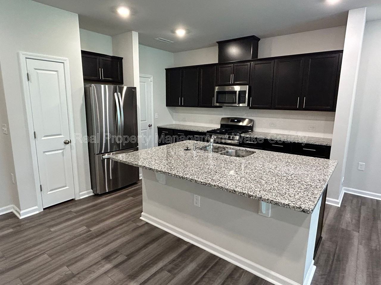 1605 Emory Ridge Way - Photo 5 of 45