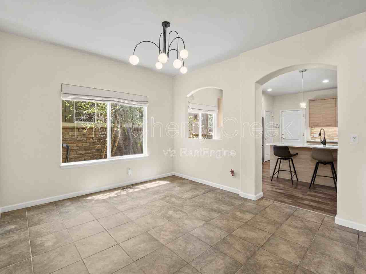 7021 S Valdai St - Photo 6 of 33