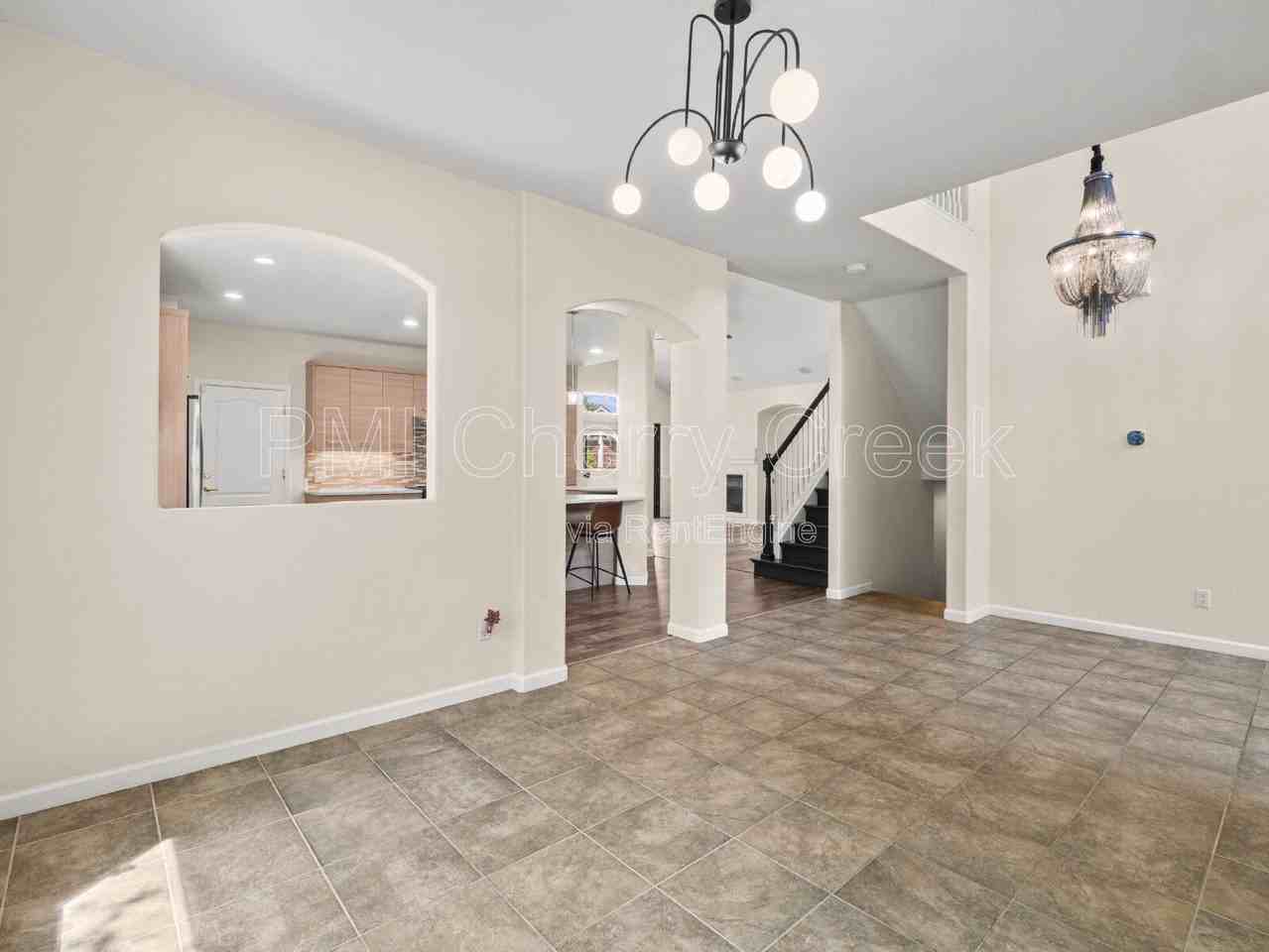 7021 S Valdai St - Photo 7 of 33