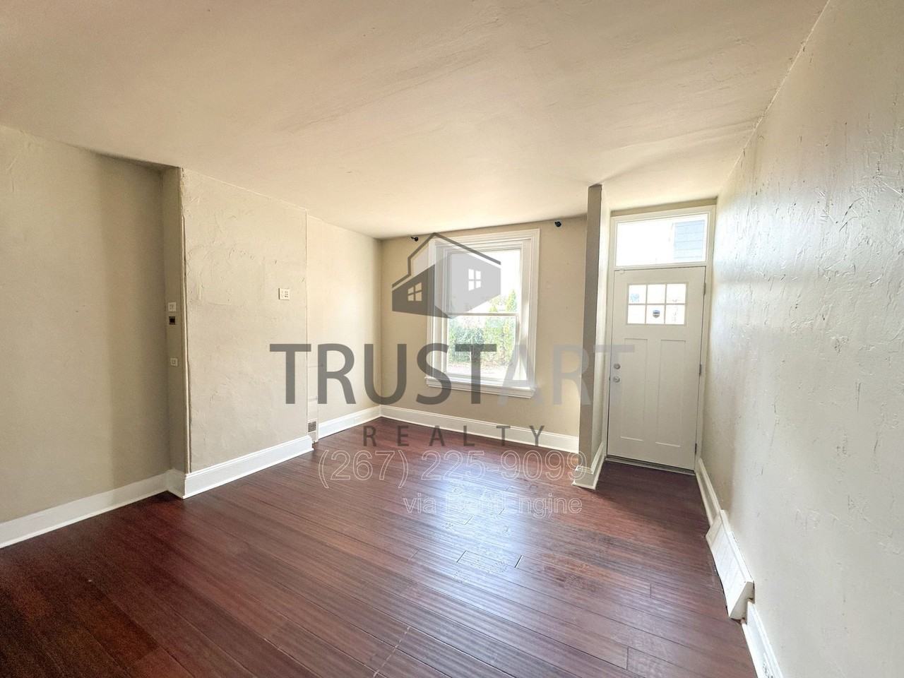 3885 Manor St #1 - Photo 5 of 18