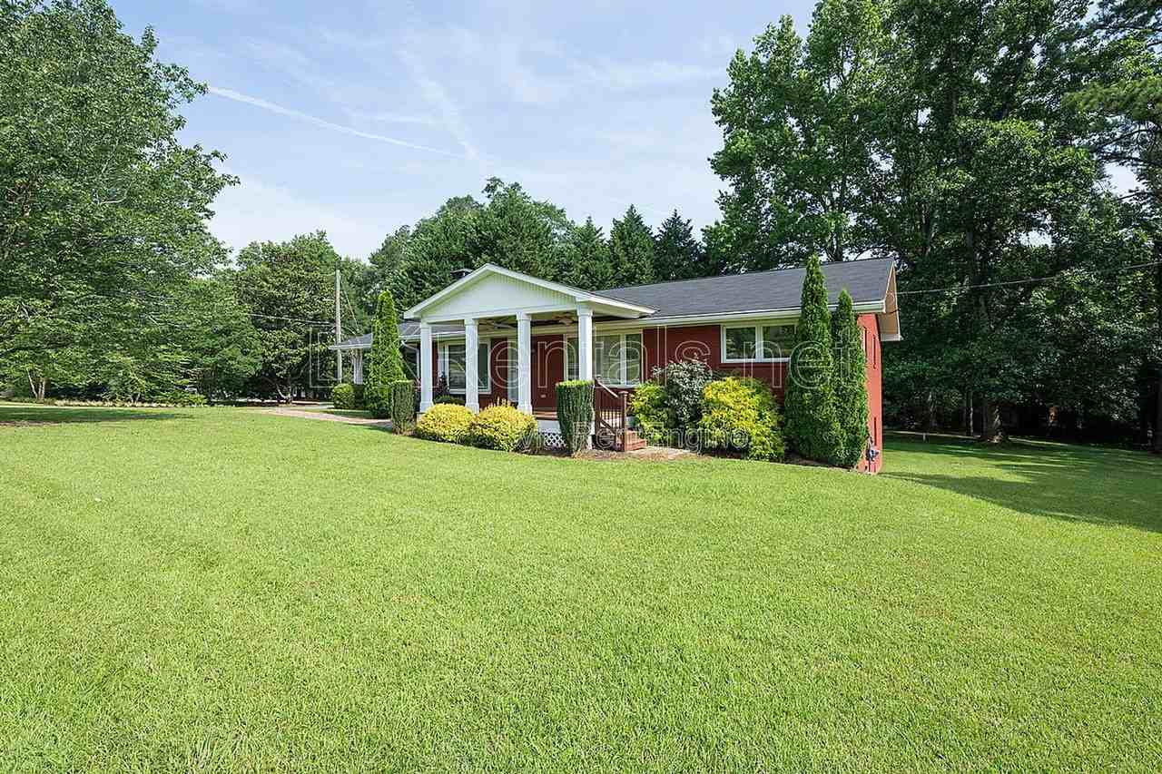 245 Brooke Dr - Photo 3 of 28