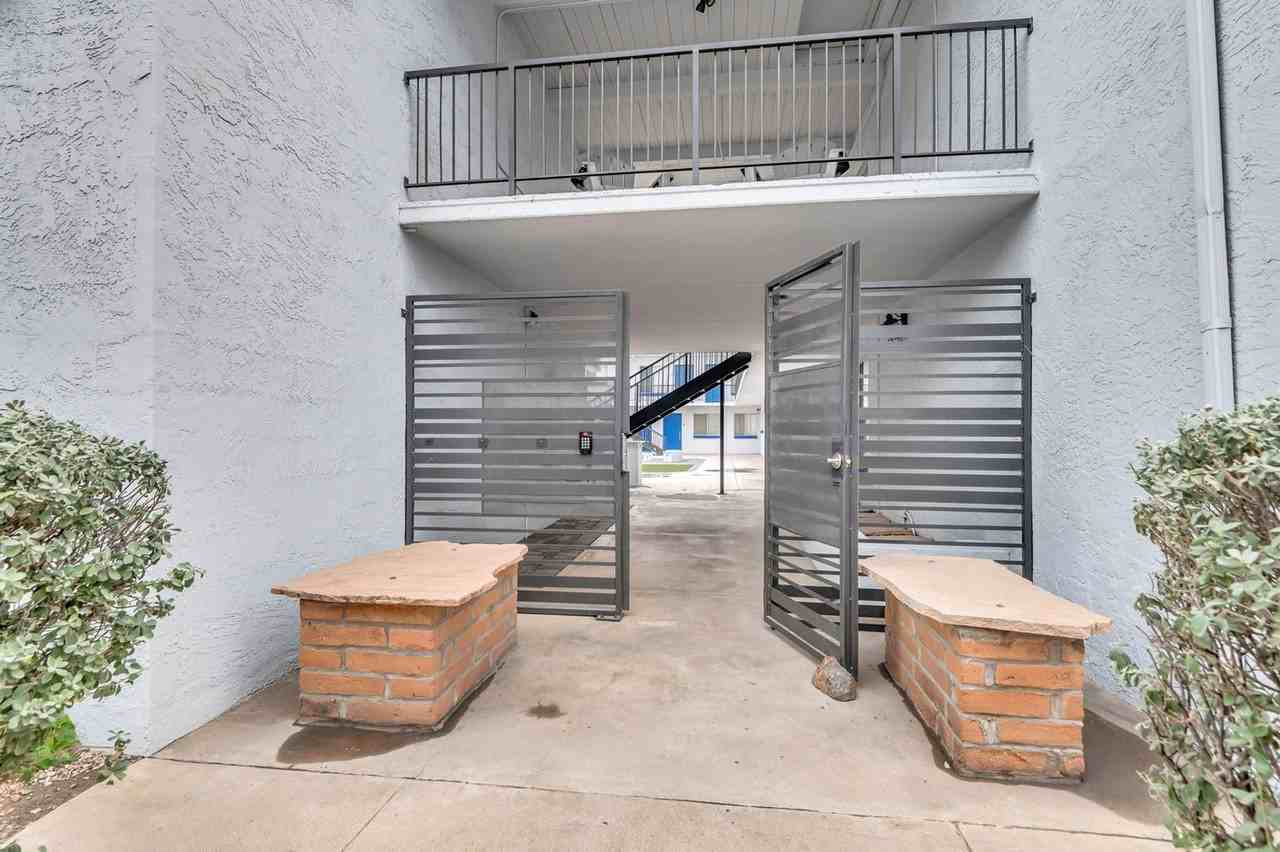 714 E 10th St #5 - Photo 6 of 12